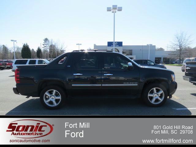 Photo of 2011 Chevrolet Avalanche