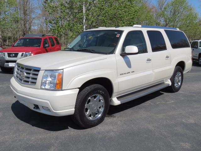 Photo of 2004 Cadillac Escalade ESV