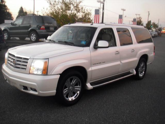 Photo of 2004 Cadillac Escalade ESV
