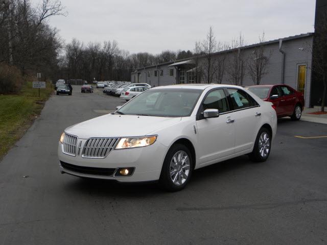 Photo of 2010 Lincoln MKZ