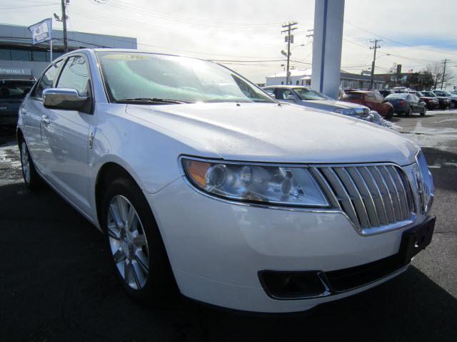 Photo of 2010 Lincoln MKZ