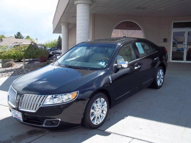 Photo of 2010 Lincoln MKZ