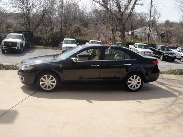 Photo of 2010 Lincoln MKZ