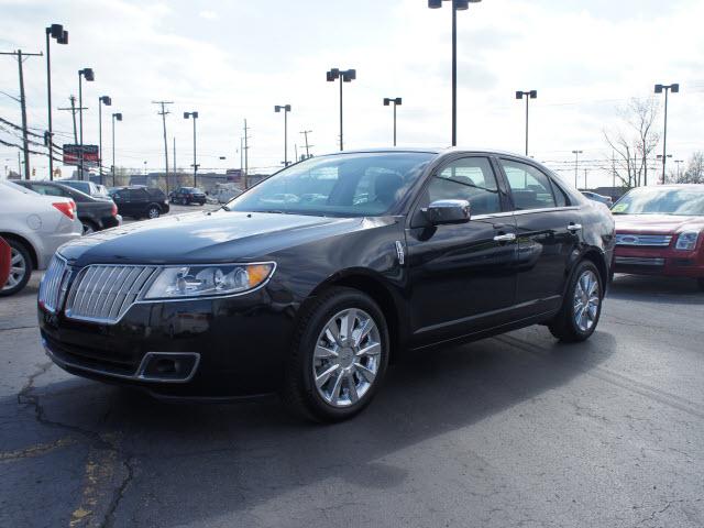 Photo of 2010 Lincoln MKZ