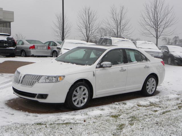 Photo of 2010 Lincoln MKZ