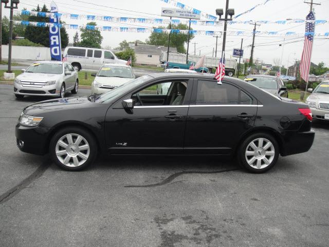 Photo of 2009 Lincoln MKZ