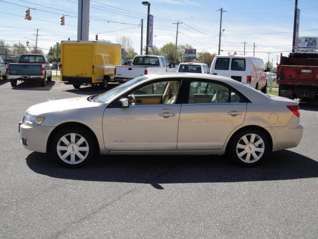 Photo of 2009 Lincoln MKZ
