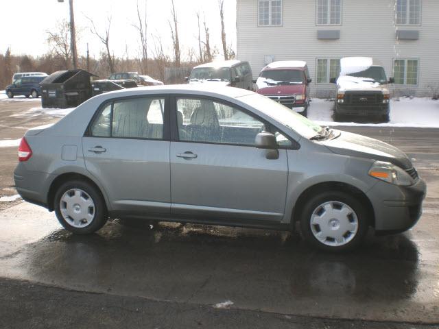 Photo of 2009 Nissan Versa