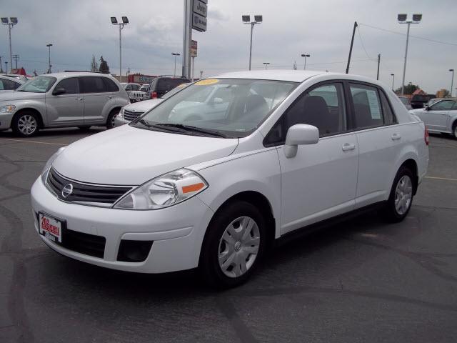 Photo of 2010 Nissan Versa