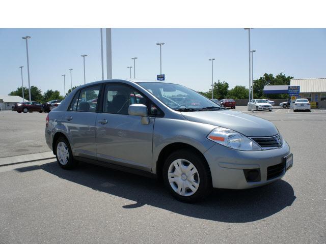 Photo of 2011 Nissan Versa