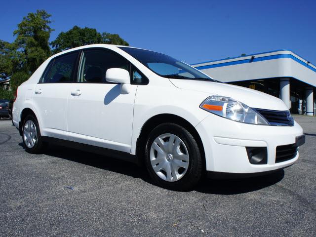 Photo of 2010 Nissan Versa