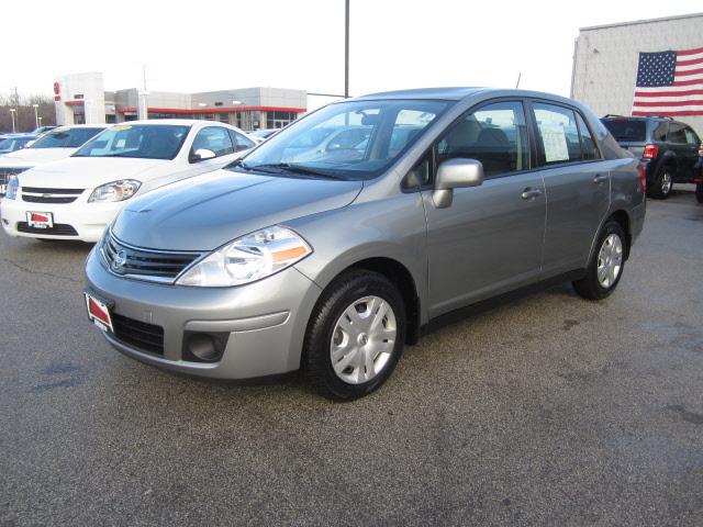 Photo of 2011 Nissan Versa