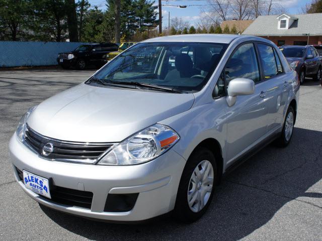 Photo of 2010 Nissan Versa