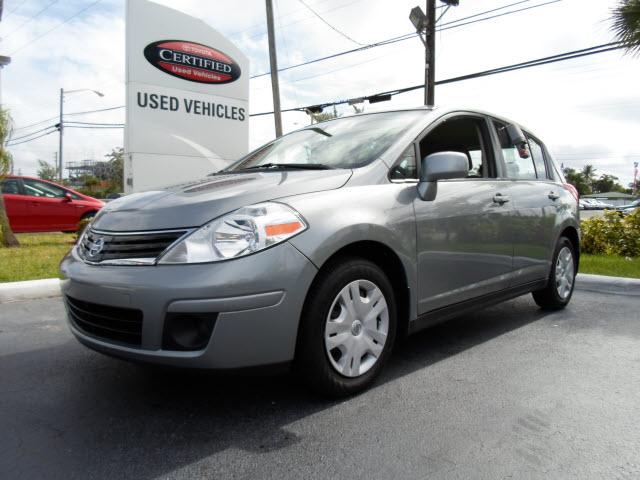 Photo of 2010 Nissan Versa