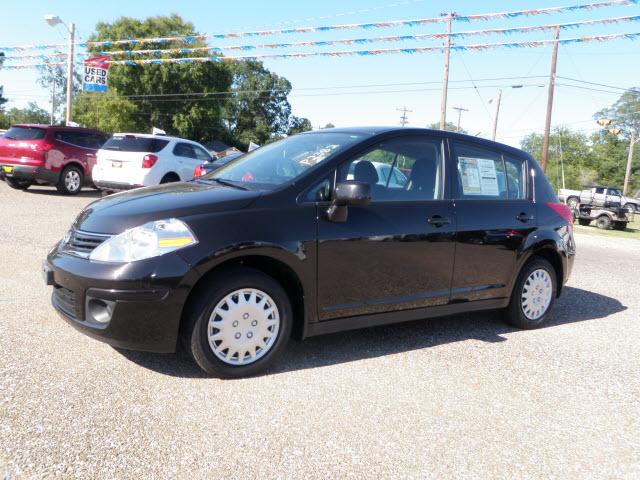 Photo of 2011 Nissan Versa