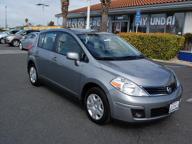 Photo of 2011 Nissan Versa