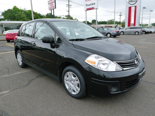 Photo of 2011 Nissan Versa