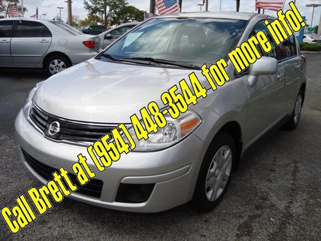 Photo of 2011 Nissan Versa