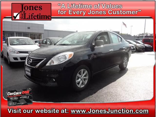 Photo of 2012 Nissan Versa