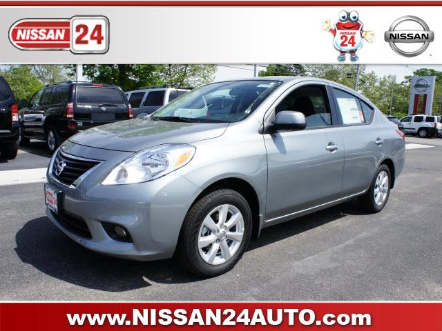Photo of 2012 Nissan Versa