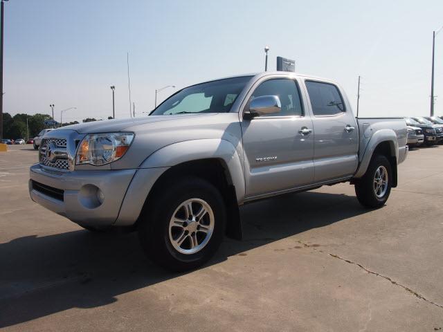 Photo of 2011 Toyota Tacoma