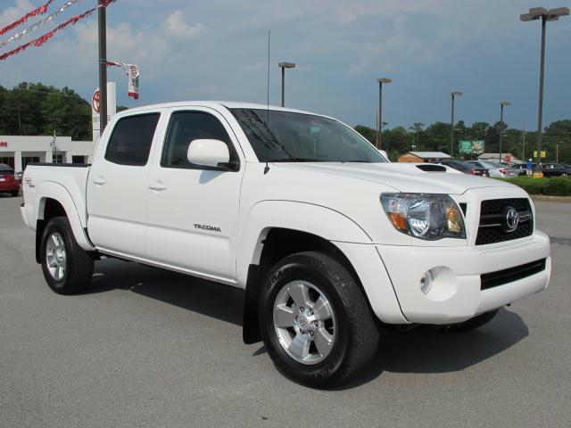 Photo of 2011 Toyota Tacoma
