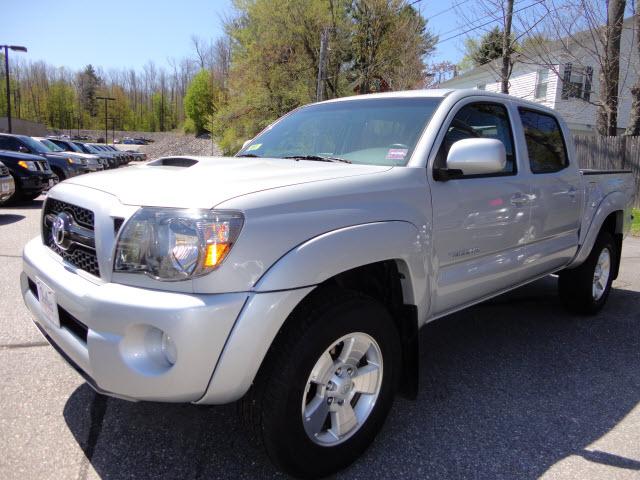 Photo of 2011 Toyota Tacoma