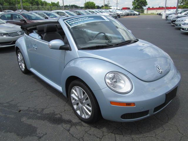 Photo of 2009 Volkswagen New Beetle Convertible