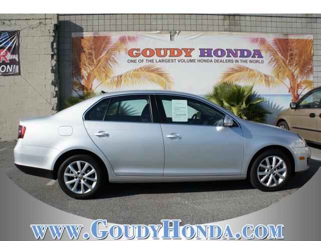 Photo of 2010 Volkswagen Jetta