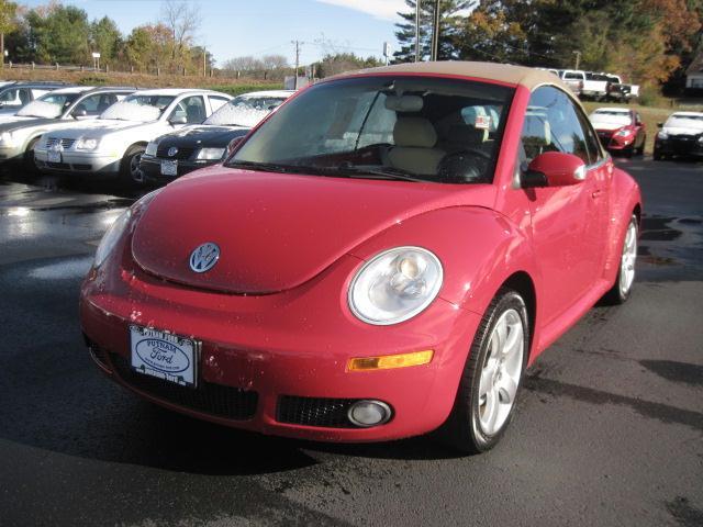 Photo of 2006 Volkswagen New Beetle Convertible
