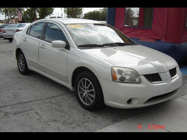 Photo of 2004 Mitsubishi Galant