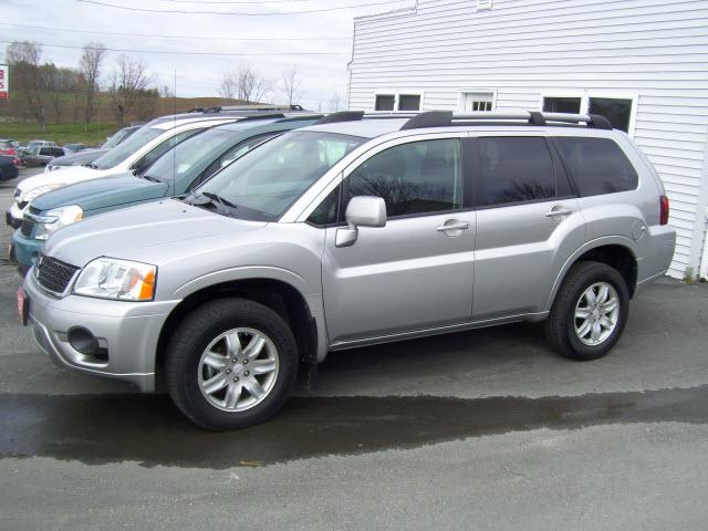 Photo of 2011 Mitsubishi Endeavor