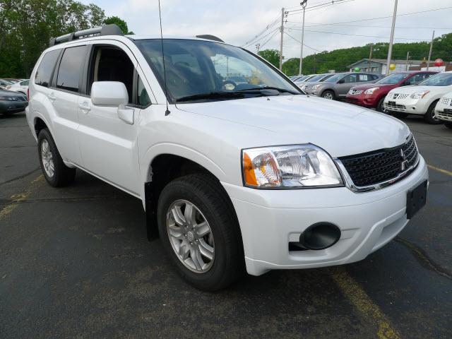Photo of 2011 Mitsubishi Endeavor