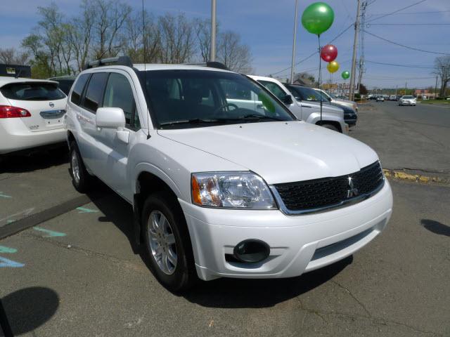 Photo of 2011 Mitsubishi Endeavor