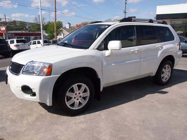 Photo of 2011 Mitsubishi Endeavor