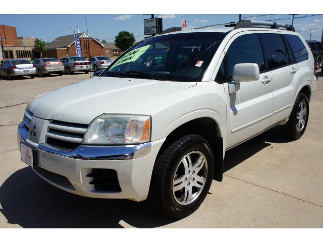 Photo of 2004 Mitsubishi Endeavor