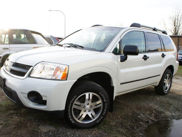 Photo of 2006 Mitsubishi Endeavor