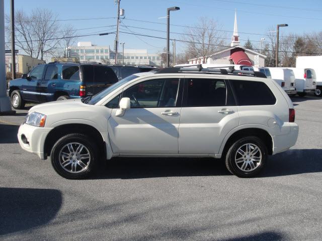 Photo of 2008 Mitsubishi Endeavor