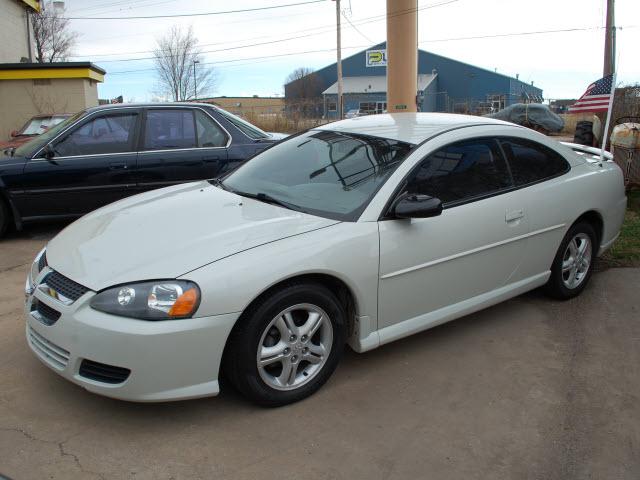 Photo of 2003 Dodge Stratus