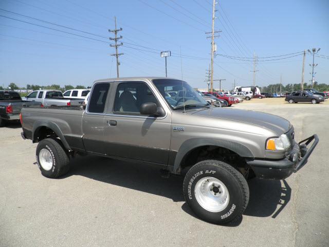 Photo of 2003 Mazda B4000