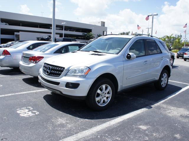 Photo of 2006 Mercedes-Benz M-Class