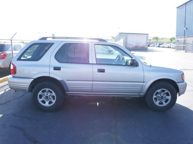 Photo of 2004 Isuzu Rodeo