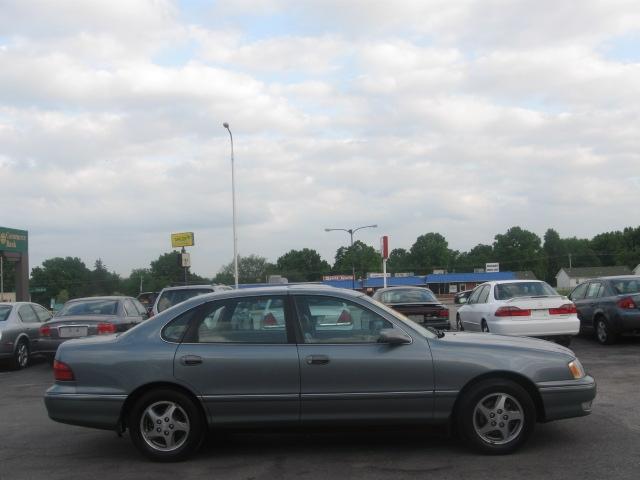 Photo of 1999 Toyota Avalon