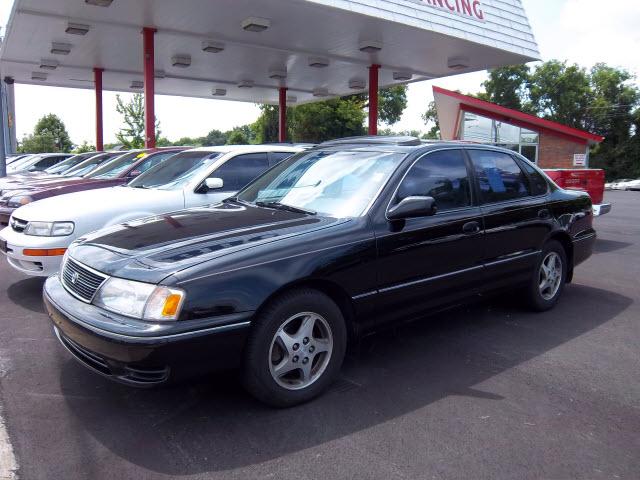 Photo of 1999 Toyota Avalon