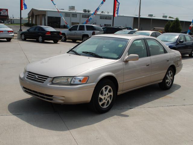 Photo of 1999 Toyota Camry
