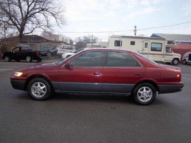 Photo of 1999 Toyota Camry