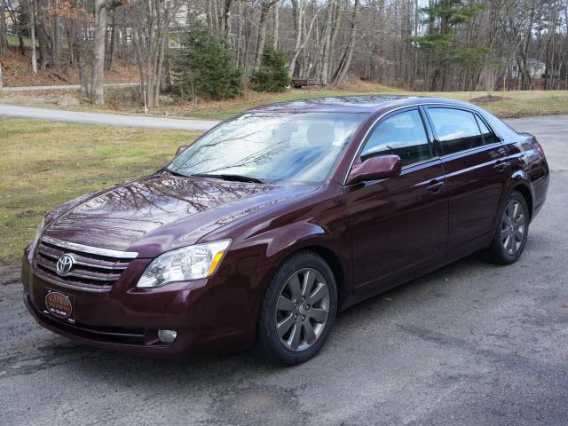 Photo of 2005 Toyota Avalon