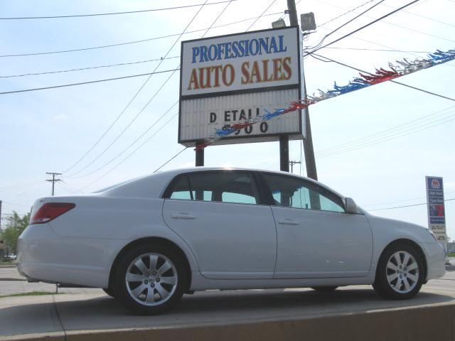 Photo of 2005 Toyota Avalon