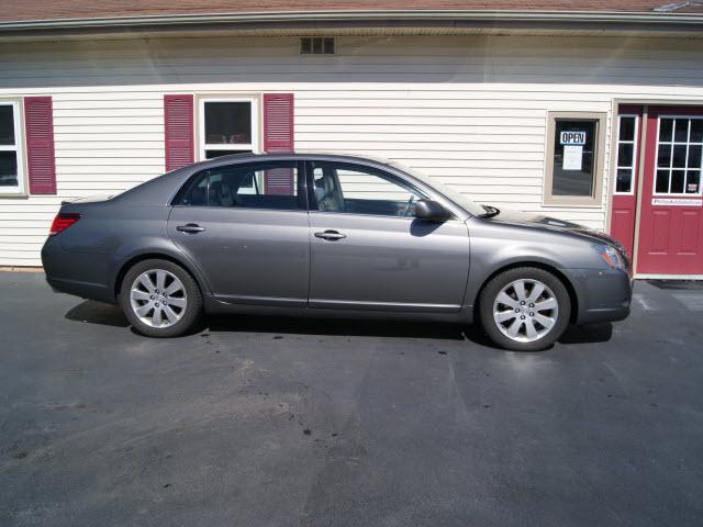 Photo of 2005 Toyota Avalon