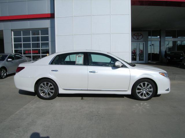 Photo of 2011 Toyota Avalon